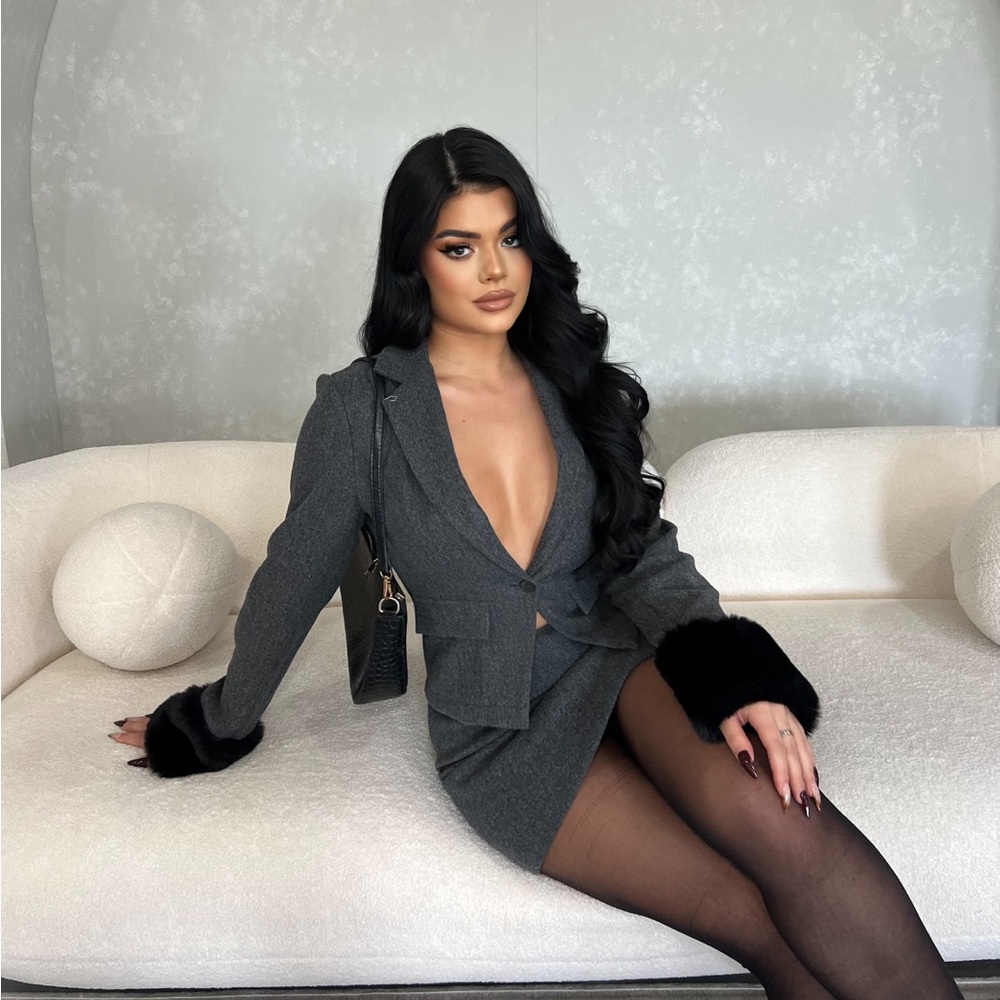 BLAZER SUIT SET WITH FUZZY CUFF - grey